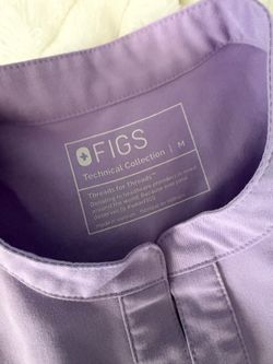 Medium , medium tall scrubs Figs, Jaanuu