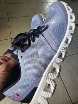 On cloud. New. Women 6