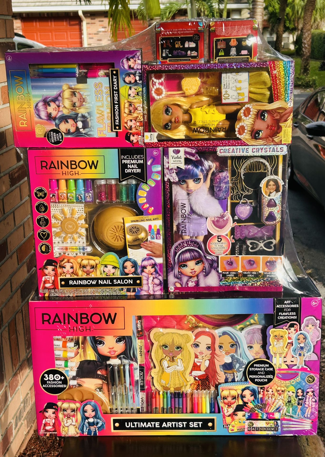 Rainbow High Christmas Doll Bundle Set ‼️