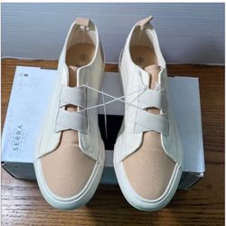 NEW  Women's Slip-On Sneakers Size 8