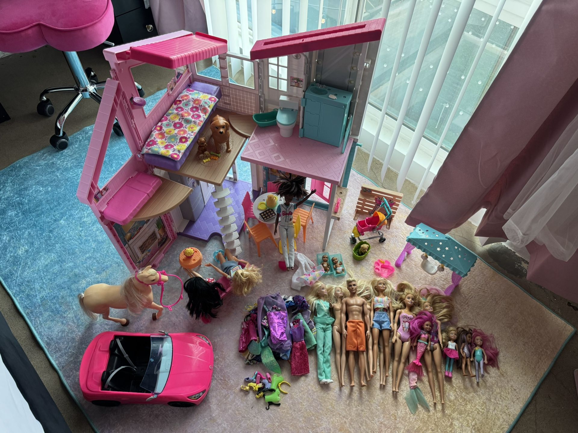 Barbie Dream House / Car / Clothes And Accessories/ 20+ Dolls