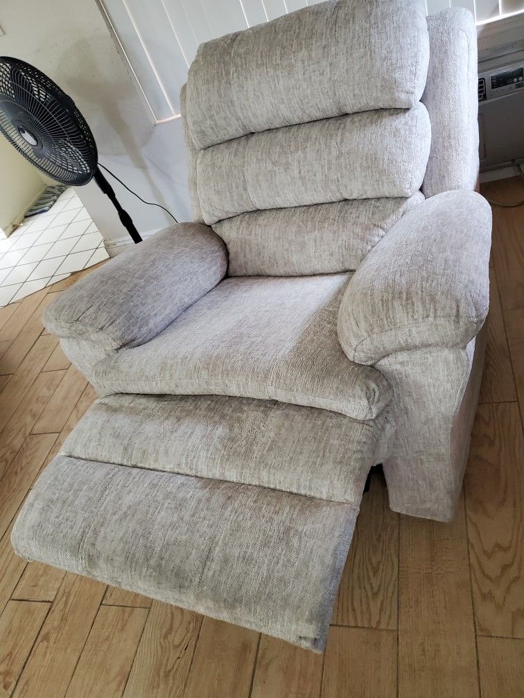 Used Arm Chair In Good Condition