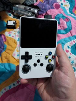 R36S Handheld Game Console