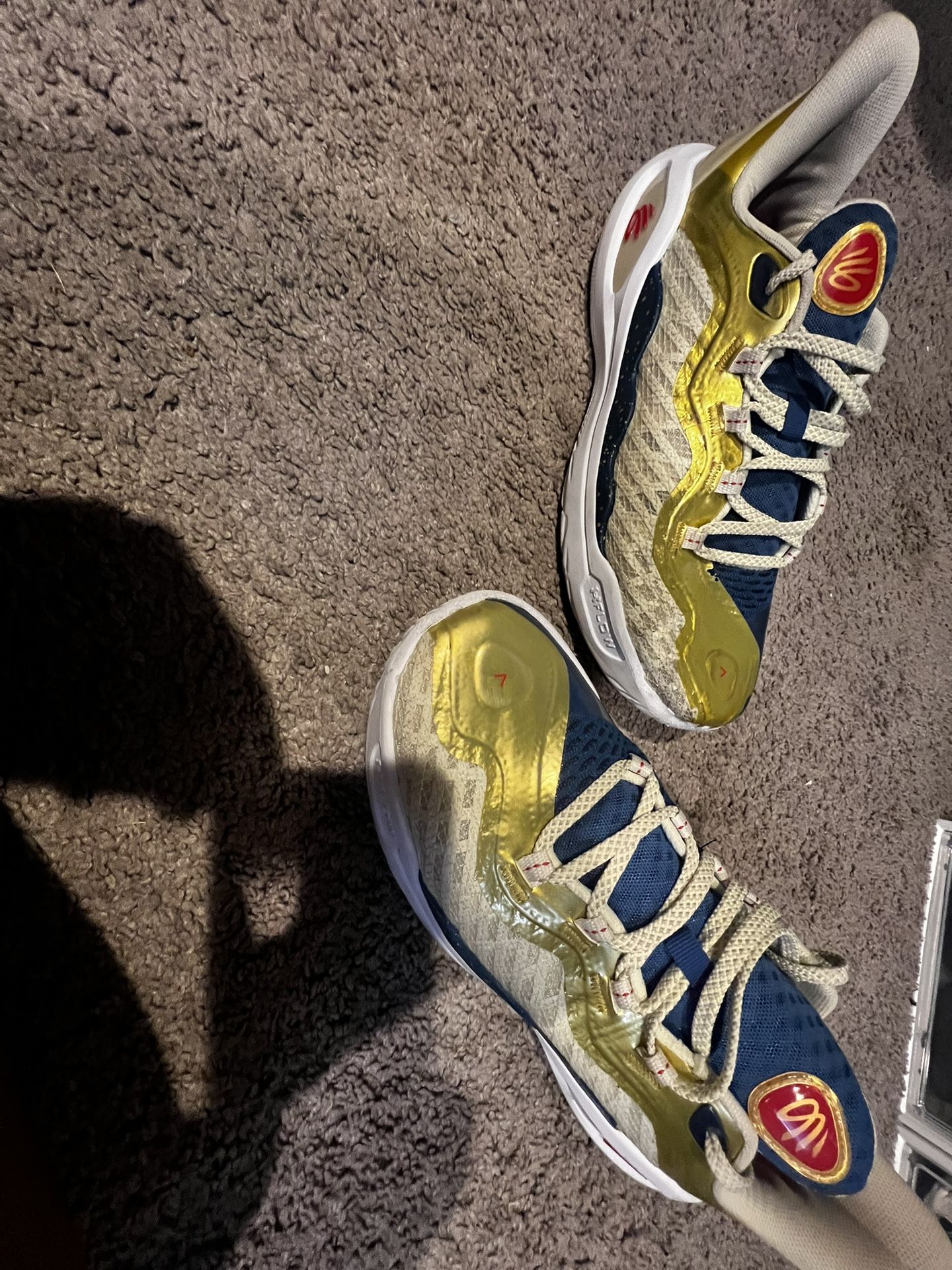 Curry Basketball Shoes