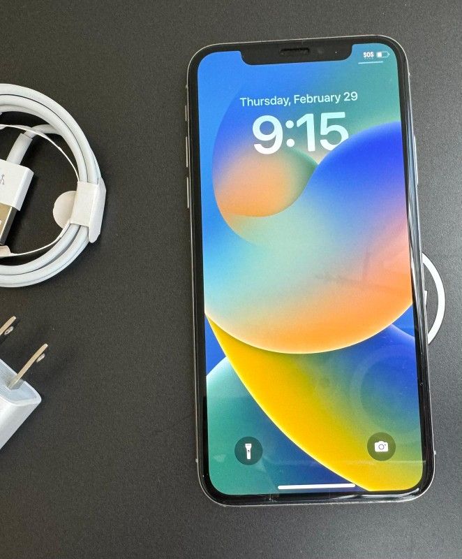 iPhone X , Unlocked for all Company Carrier , Excellent Condition Like New