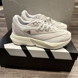 Adidas Women Sneakers Size 8