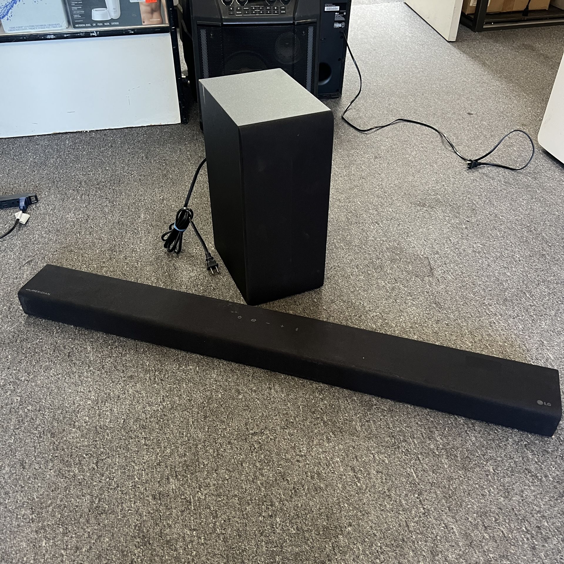 LG - 3.1 Channel Soundbar with Wireless Subwoofer - S65Q