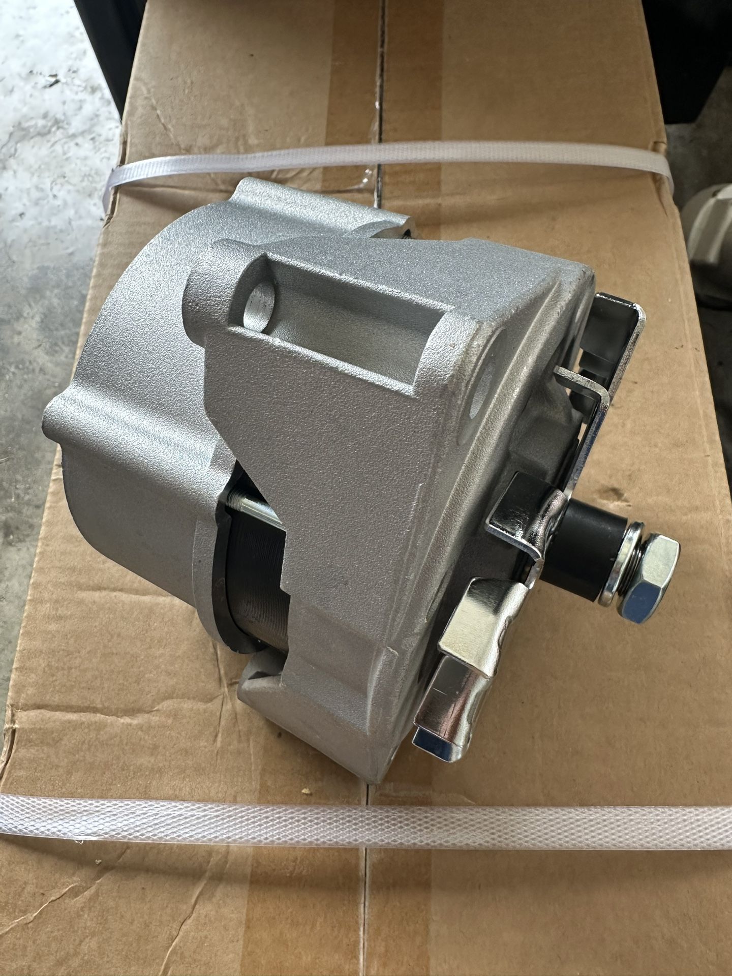 Brand new alternator fits Deutz 12V applications