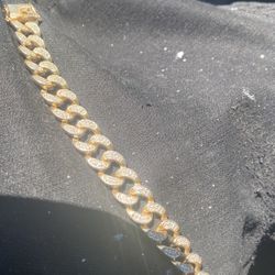 18k Gold With Chiplet Diamonds