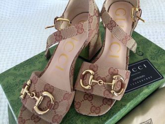 Gucci ,beautiful ,brand New Sandel .