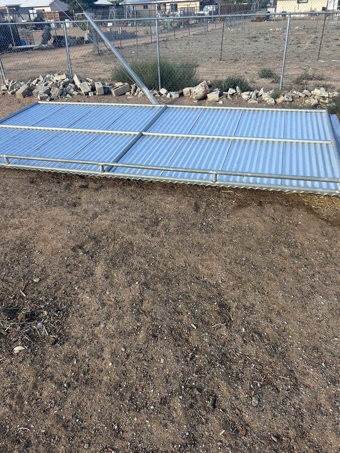 Metal horse shelter