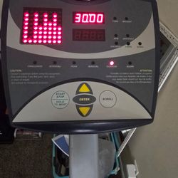 Elliptical - Life Fitness 