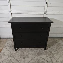 3-Drawer Dresser , Good Conditions 👍, Black Color, Measurement : Wide 42 " × Deep 20 " × Height 38"