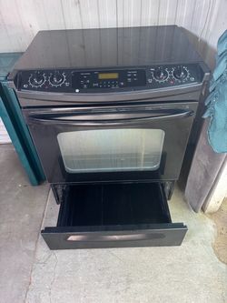 GE Black Electric Range with Glass Cooktop