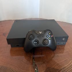 Xbox One X 1 TB with Controller*