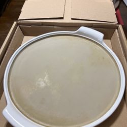 The Pampered Chef Large Round Stone with Handles in White