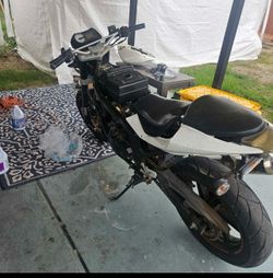 250gt Hyosung  2011it Just Needs Gas Tank Back On And It Starts