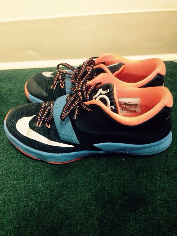 Boys Nike sneakers size 2.5
