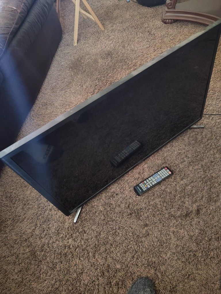 Samsung 33" Smart Tv
