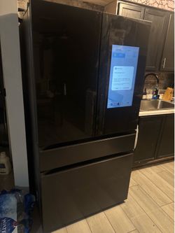 Samsung almost new fridge 800