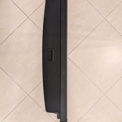 Genuine Volvo Retractable Cargo Cover (2017-2025)
