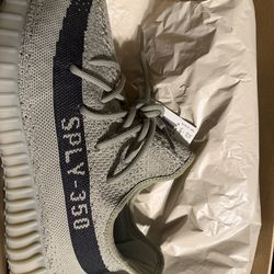 Yeezy HQ2059 size 10.5 brand new