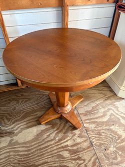 Dining room table no chairs