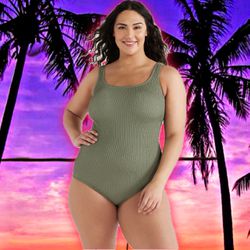 Time and Tru Women’s and Plus Crinkle One Piece Swimsuit