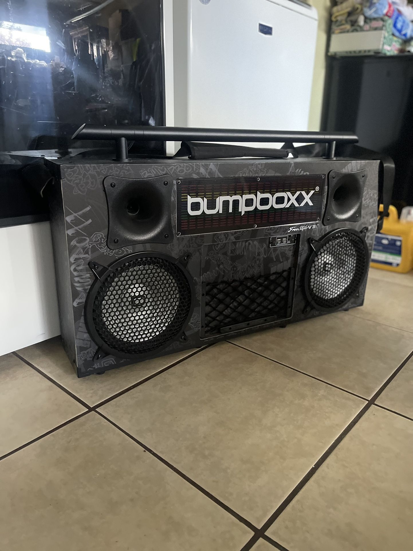 Bumpboxx Freestyle V3S Bluetooth Boombox - BBG Black Graffiti