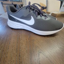 Nike revolution 6