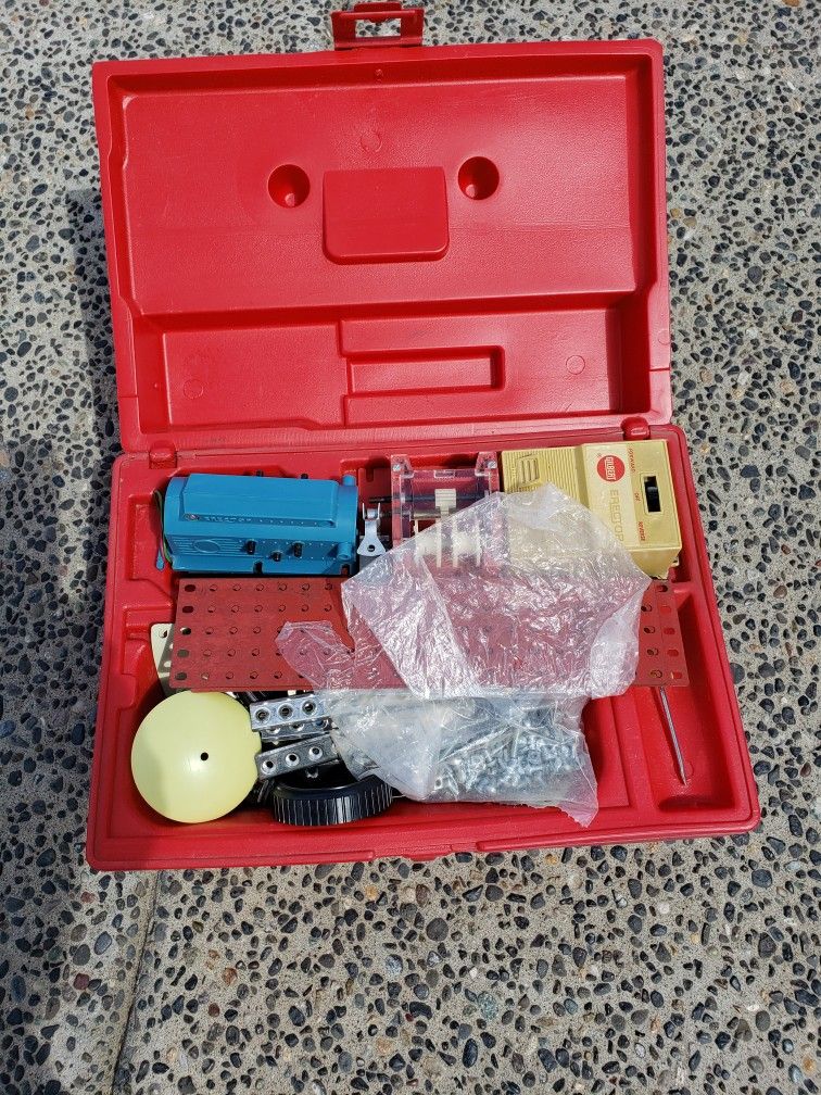 1970s Vintage Erector Set