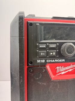 Milwaukee M18 Jobsite Radio 📻 (WMP020509)