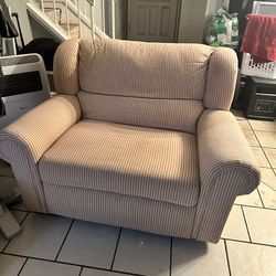 Reclining Loveseat + Ottoman – Comfortable & Clean