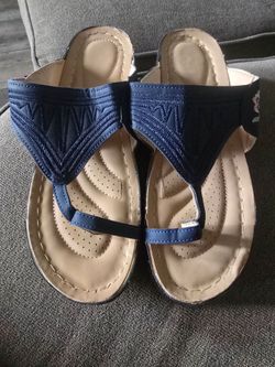 Women's Flower Thong Sandals Size 9 New