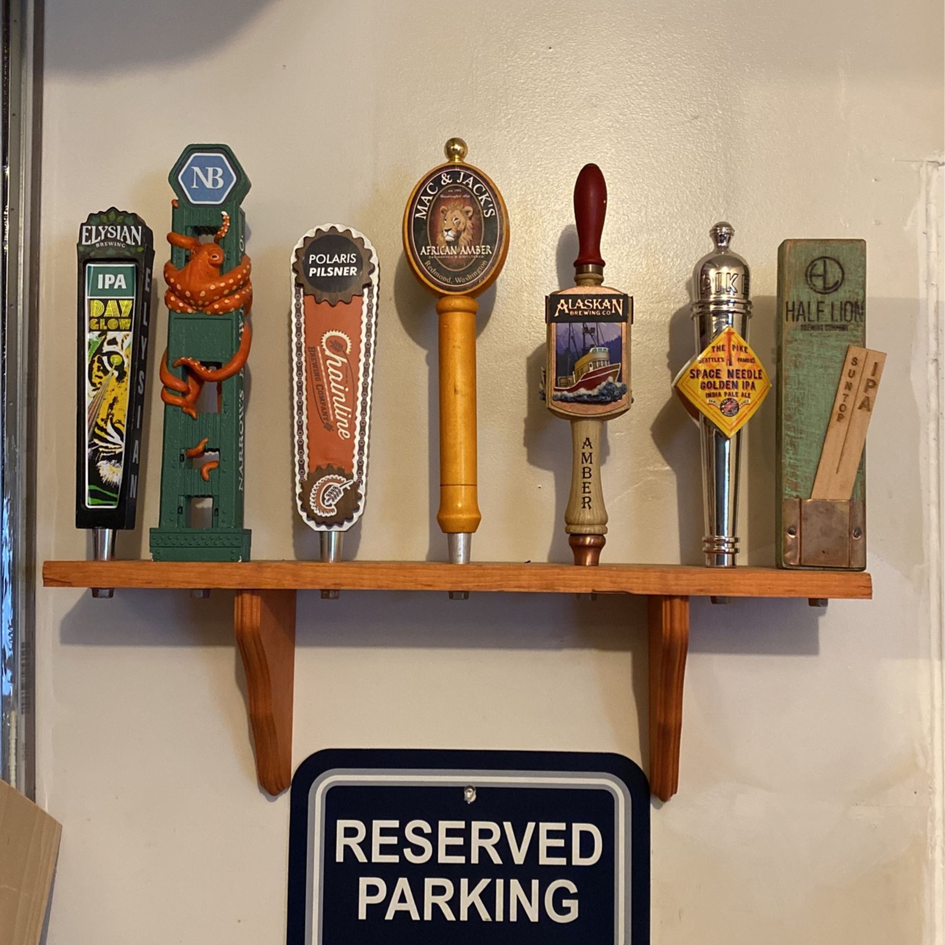 Beer tap handle Display Shelf