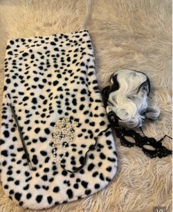 Women’s Cruella costume accessories