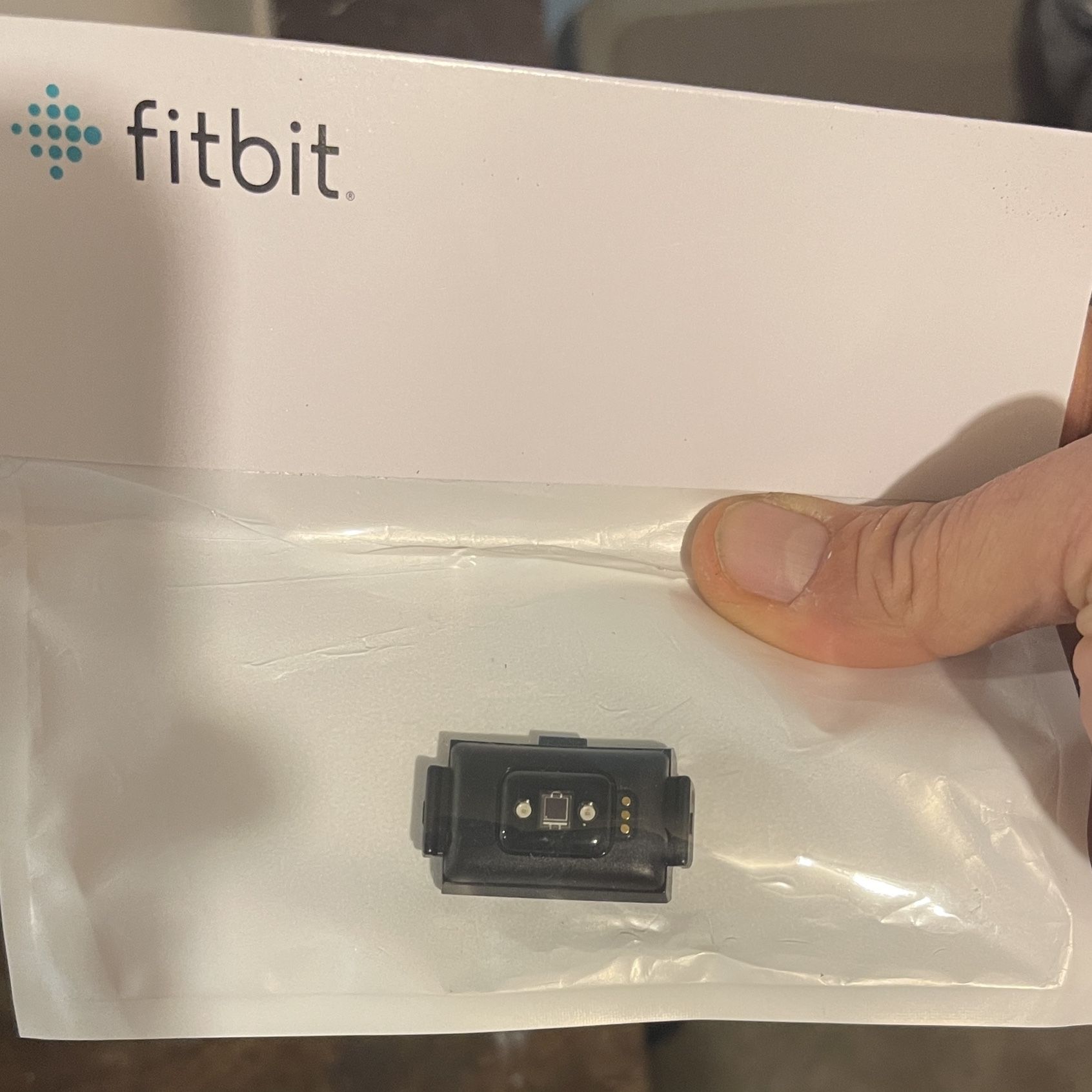 Fitbit charge discount 4 black pebble