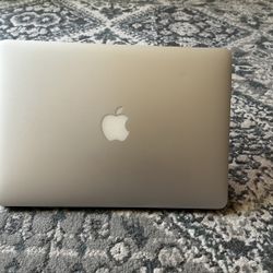 💻 MacBook Pro 13” – i7 / 16GB RAM / Great Condition + Box!