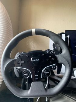 MOZA R3 WHEEL AND PEDDALS