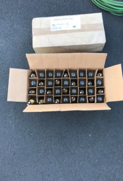 2 boxes of light bulbs