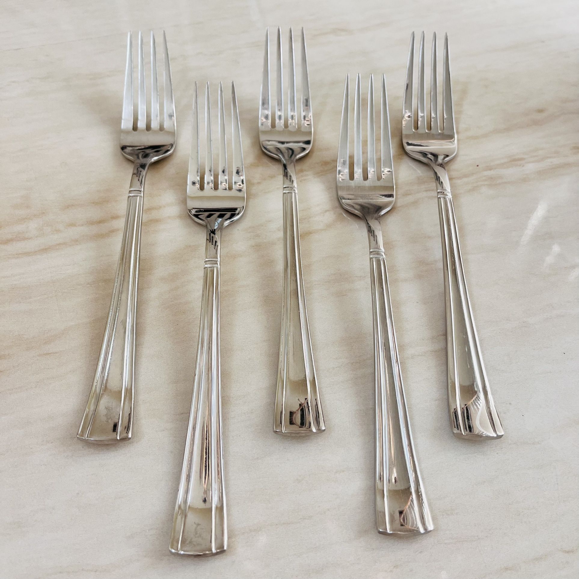 INTERNATIONAL Silver INS330 Stainless 18/10 Flatware Dinner Forks Set 5pc