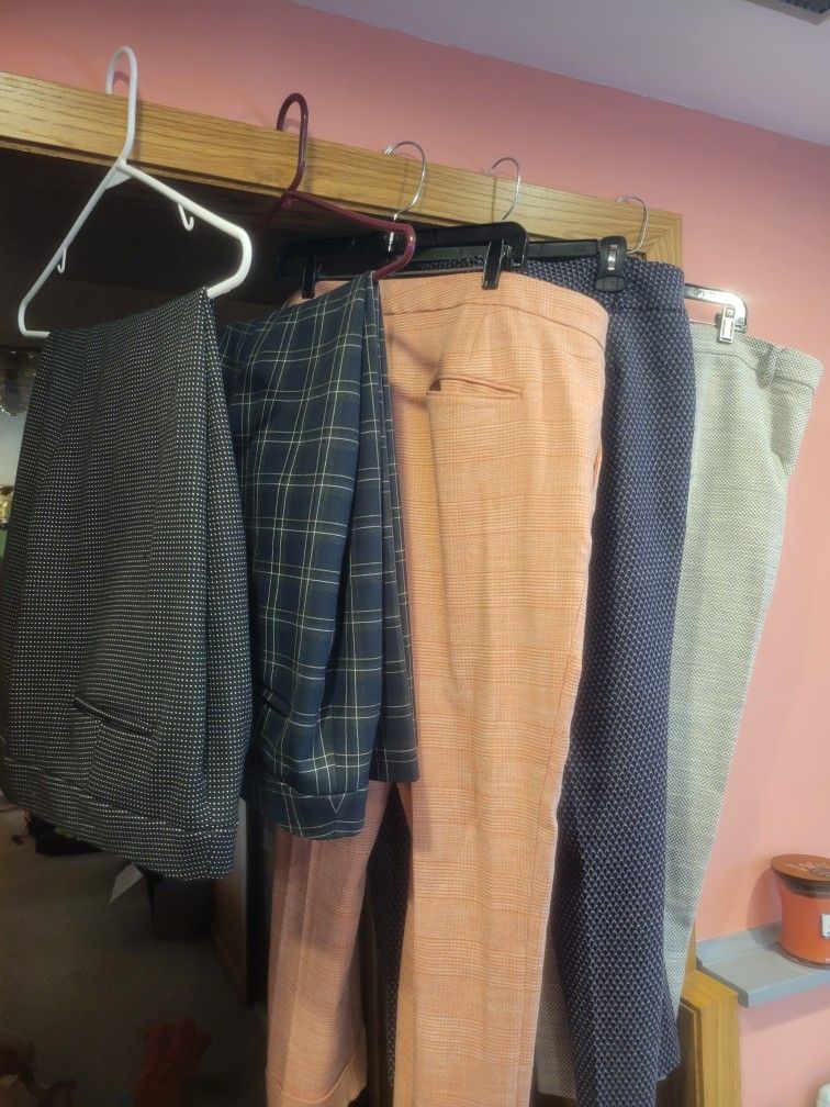 5 Prs Of Ann Klein Dress Pants With 2 Lined Back Pockets , Side Slit Pockets, Front Zipper. Sz 18 S