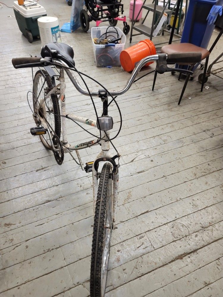 Nice Ciry Bike In Excellent Condition