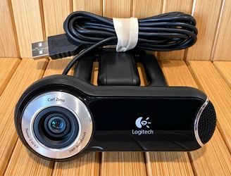 Logitech QuickCam Pro 9000 Webcam – Carl Zeiss Lens – Great Condition