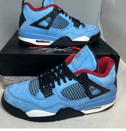 Sneakers a lot of Ds and like new