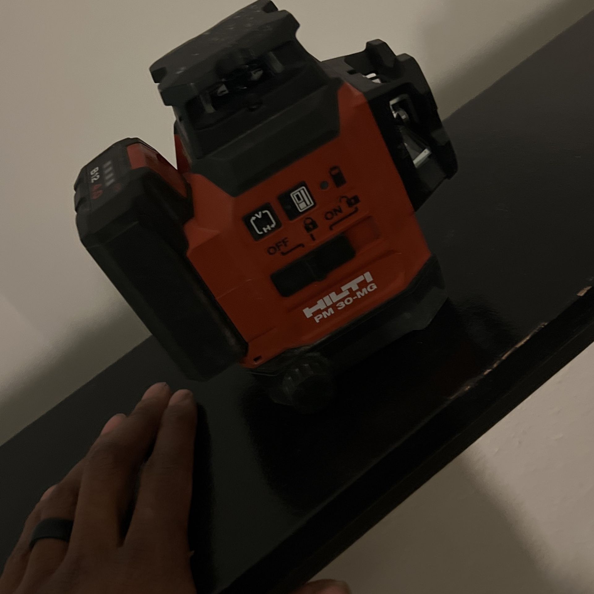 Hilti PM 30 -MG Laser Level