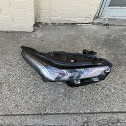 2022 Cadillac Ct5 Right Headlight 