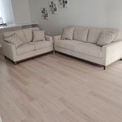 Furniture /Brand New Couches