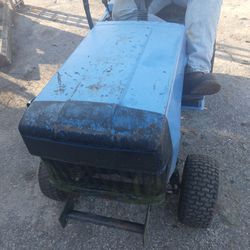 Old Ford Lawn Tractor Runs Good No Deck
