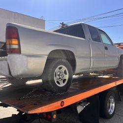2001 Sierra  Pu Right Front Door. 